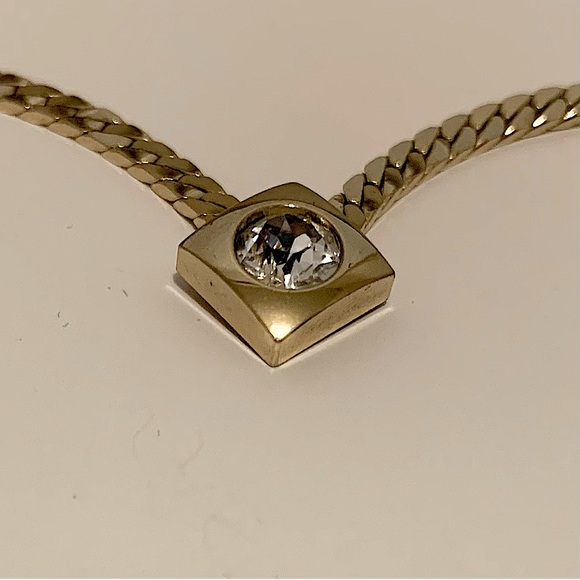 VTG NECKLACE Gold Tone Herringbone V Chocker 1980s Rhinestone Embedded Pendant - Picture 9 of 15